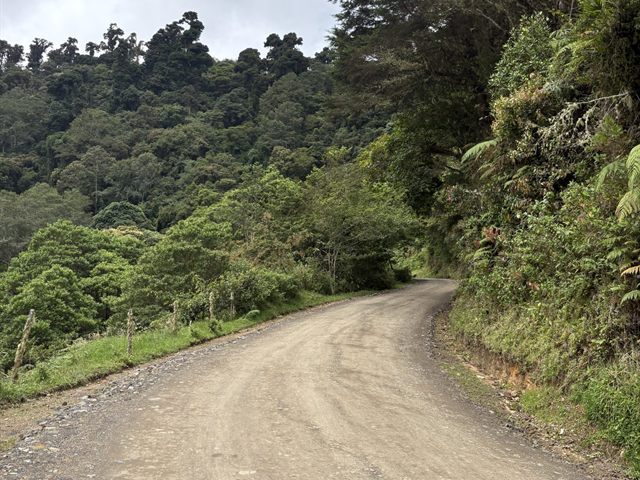 The winding mountain road towards Guna Yala